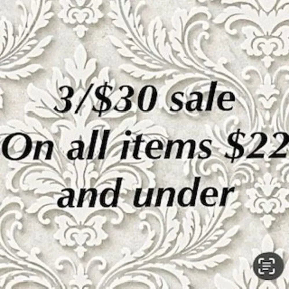 J.Crew Women's White Short Sleeve T-Shirt Size M Ladder Trim - Picture 8 of 8